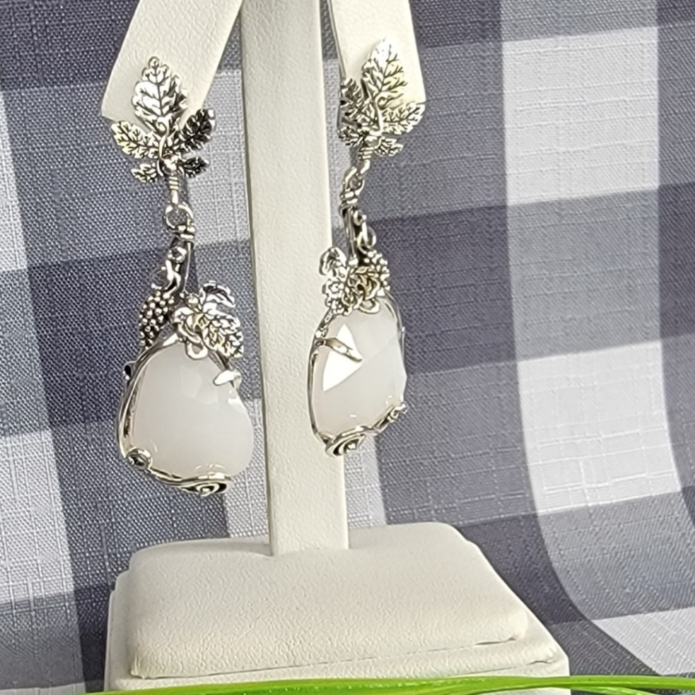 White water Droplet earrings Silver Tone Vintage jewelry dangle earring